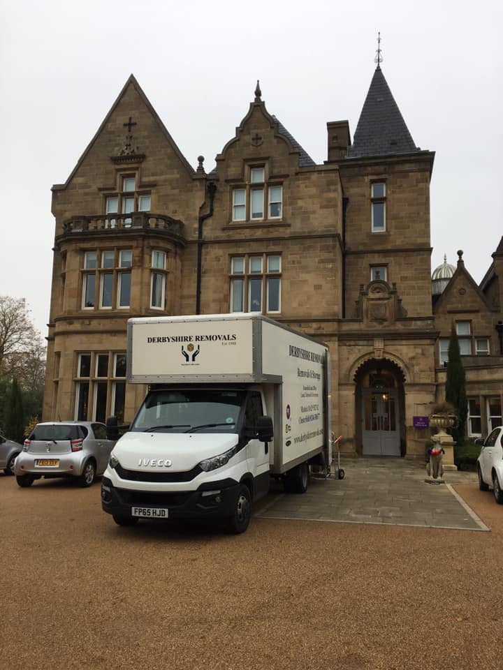 Removals Mansfield team loading van